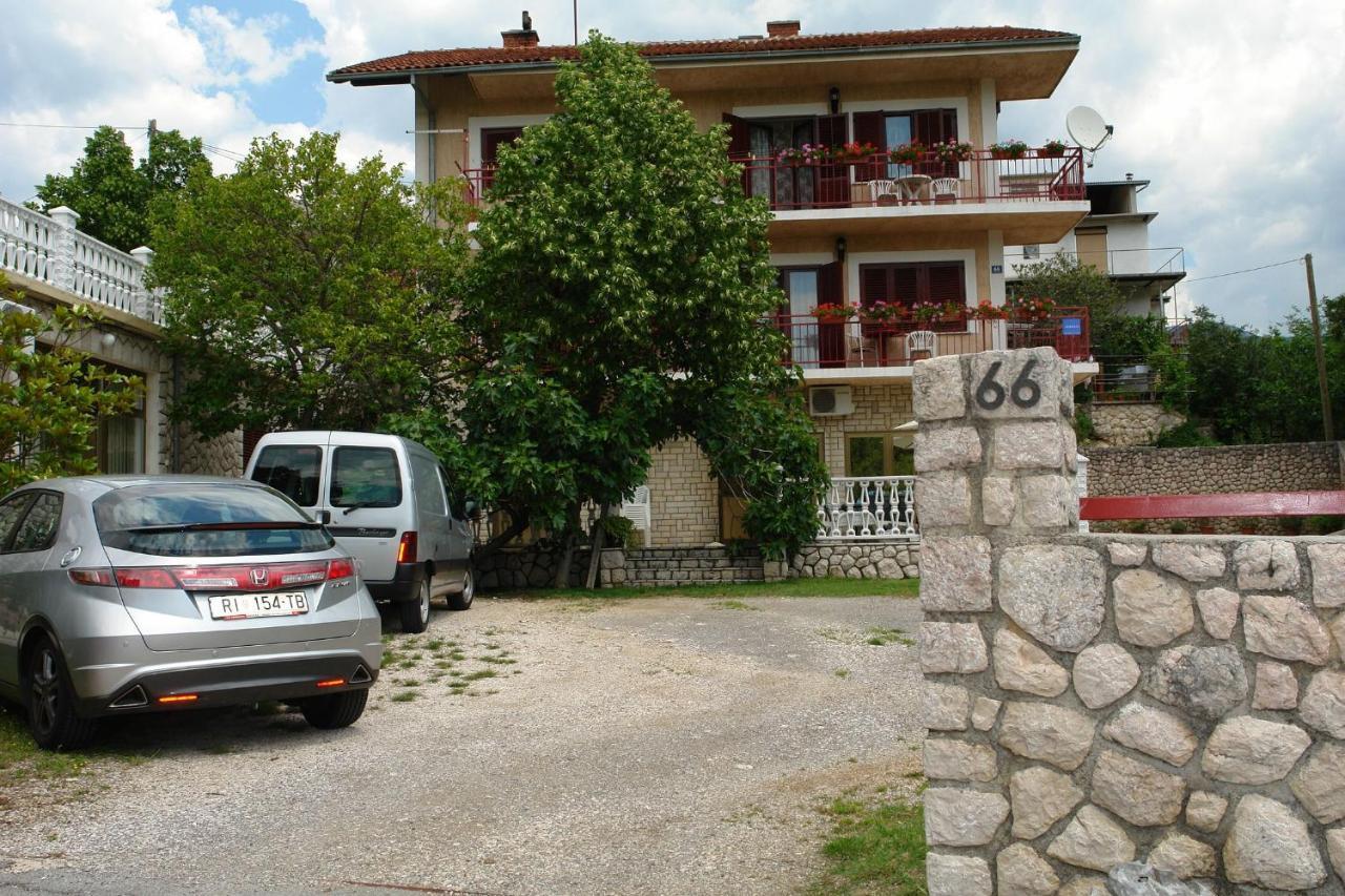 Apartments Nikolina Нови Винодолски Екстериор снимка