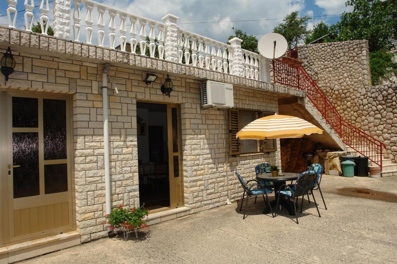 Apartments Nikolina Нови Винодолски Екстериор снимка