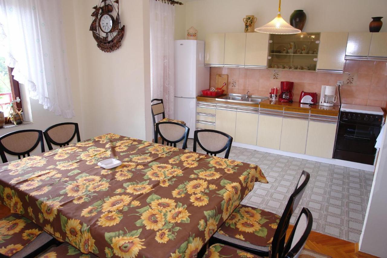 Apartments Nikolina Нови Винодолски Екстериор снимка