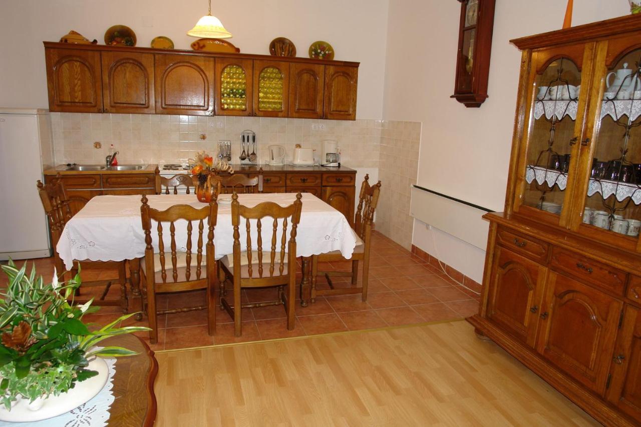 Apartments Nikolina Нови Винодолски Екстериор снимка