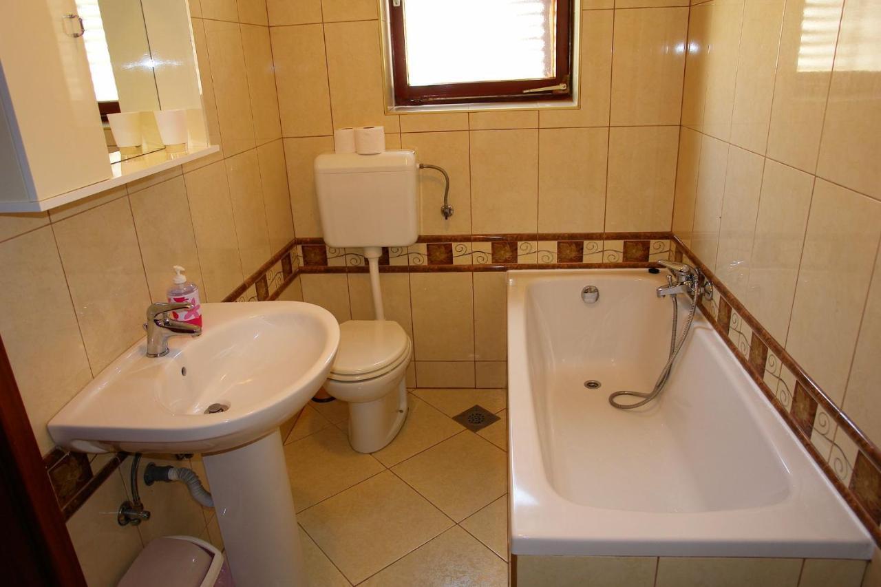 Apartments Nikolina Нови Винодолски Екстериор снимка