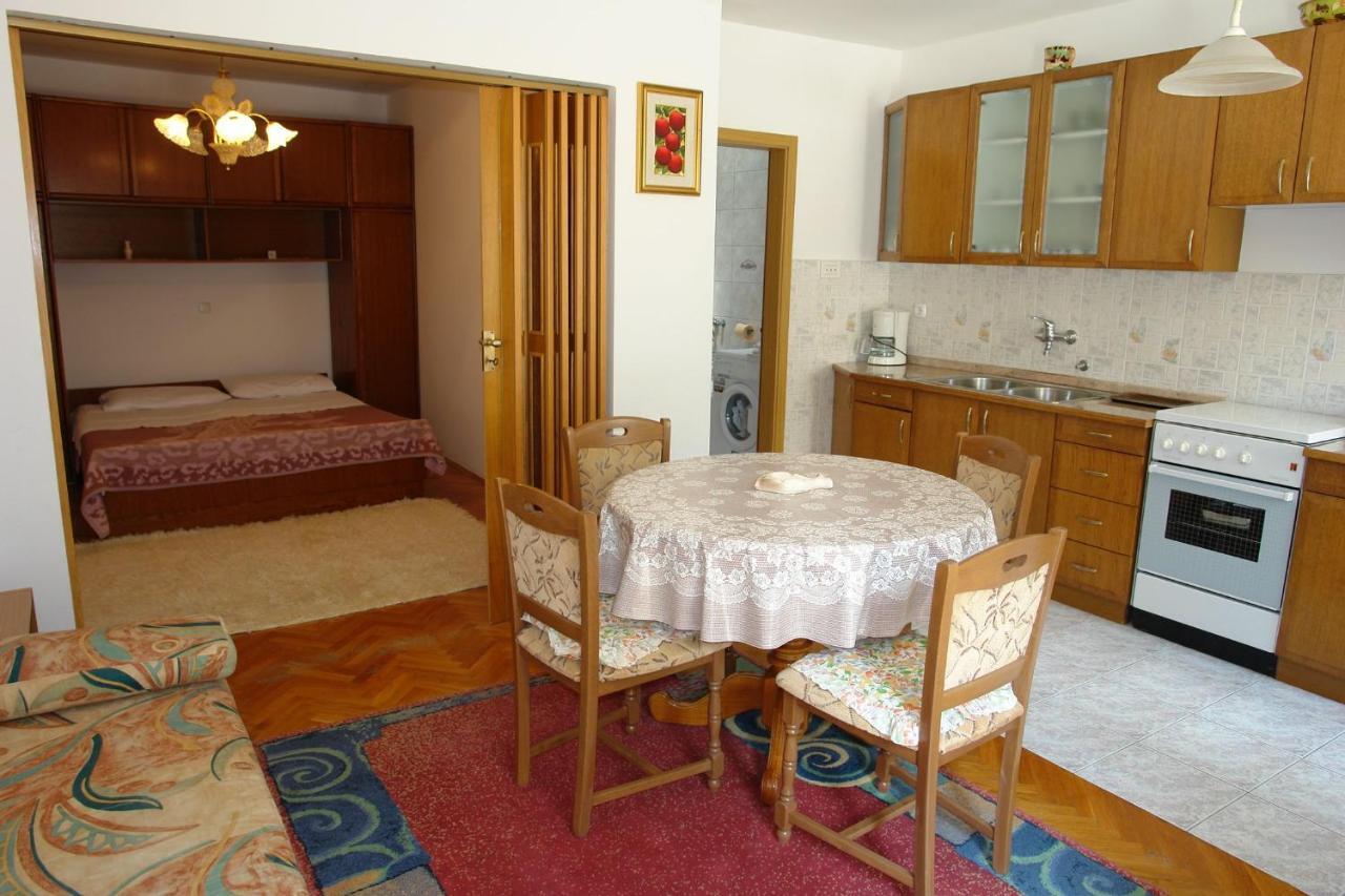 Apartments Nikolina Нови Винодолски Екстериор снимка